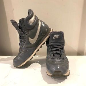 GREY NIKE MARSHMALLOW PUFF CANDY